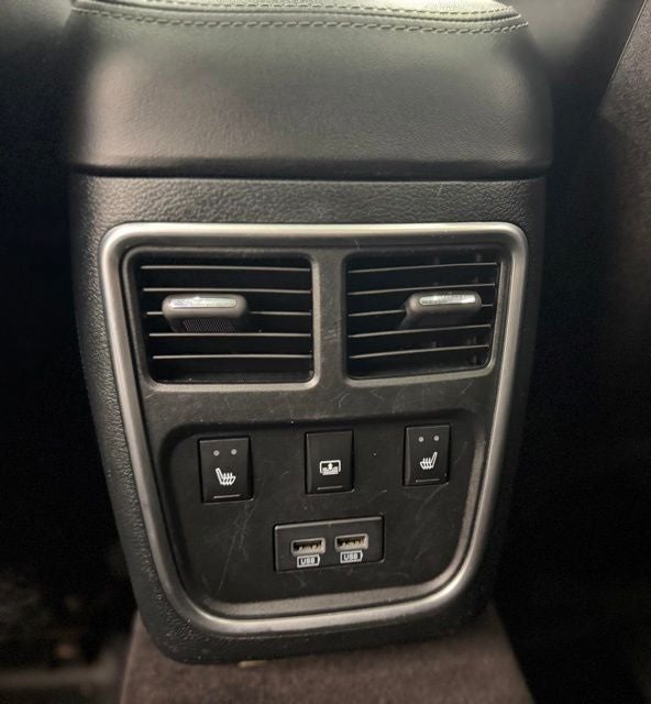 2017 Chrysler 300 C