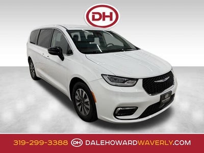 2024 Chrysler Pacifica Hybrid Select
