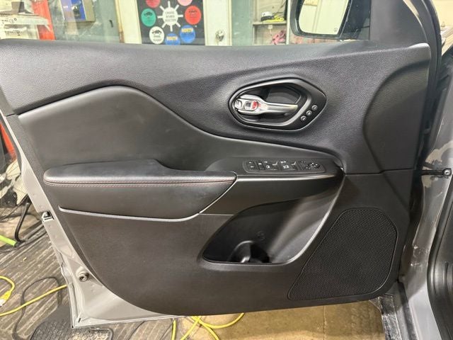 2023 Jeep Cherokee Trailhawk