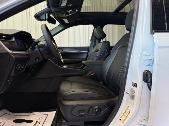 2026 Jeep Grand Cherokee Base