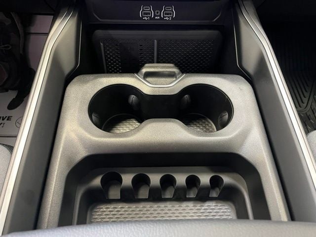 2027 RAM 1500 Big Horn/Lone Star