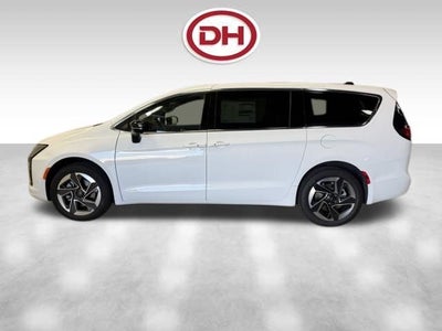2027 Chrysler Pacifica Limited