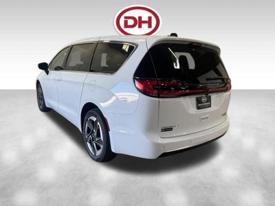 2027 Chrysler Pacifica Limited